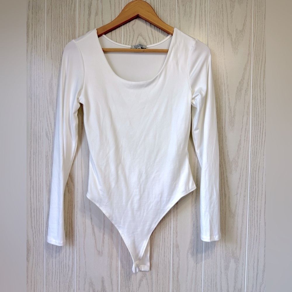 Faded Rose Essentials White Long Sleeve Bodysuit - Size M